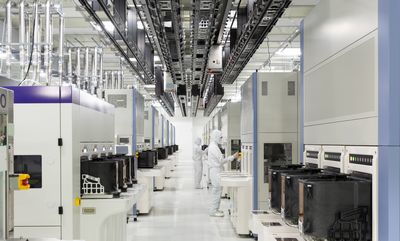 東芝存儲與西部數(shù)據(jù)攜手共進 四日市Fab 6工廠及內(nèi)存研發(fā)中心正式投入運營，引領網(wǎng)絡技術新紀元